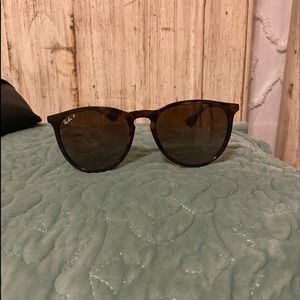 ERIKA CLASSIC SUNGLASSES